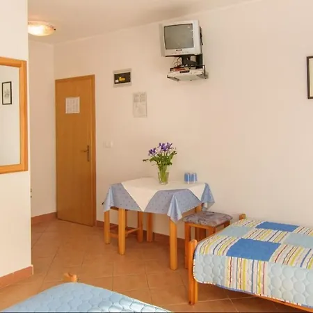House Ritosa, For Max 8 Persons Area Poreč